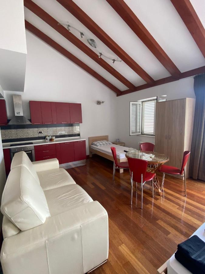 Lägenhet Dbk Studio Apartman *